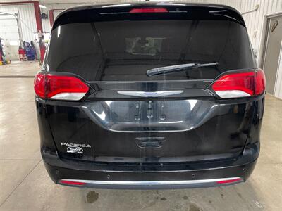 2020 Chrysler Pacifica Touring L   - Photo 23 - Saint Louis, MI 48880-9800
