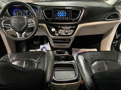 2020 Chrysler Pacifica Touring L   - Photo 7 - Saint Louis, MI 48880-9800