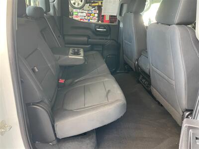 2019 Chevrolet Silverado 1500 LT - Photo 18 - Saint Louis, MI 48880-9800