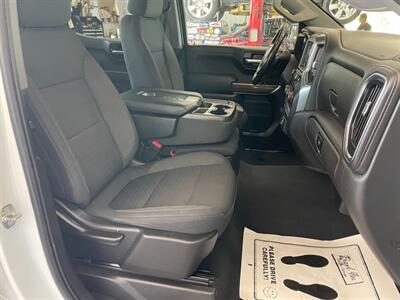 2019 Chevrolet Silverado 1500 LT - Photo 17 - Saint Louis, MI 48880-9800
