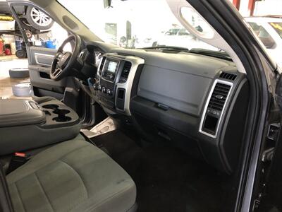 2017 RAM 1500 Big Horn   - Photo 18 - Saint Louis, MI 48880-9800