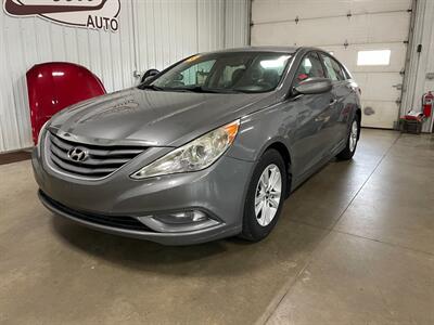 2013 Hyundai SONATA GLS - Photo 2 - Saint Louis, MI 48880-9800