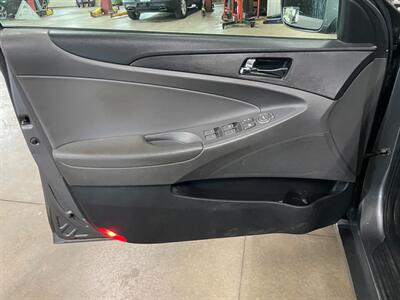 2013 Hyundai SONATA GLS - Photo 19 - Saint Louis, MI 48880-9800