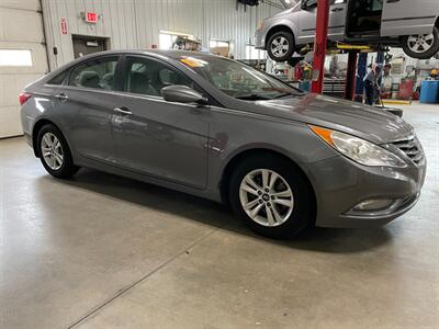 2013 Hyundai SONATA GLS - Photo 5 - Saint Louis, MI 48880-9800