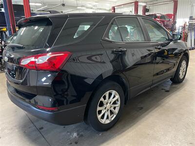 2020 Chevrolet Equinox LS   - Photo 6 - Saint Louis, MI 48880-9800