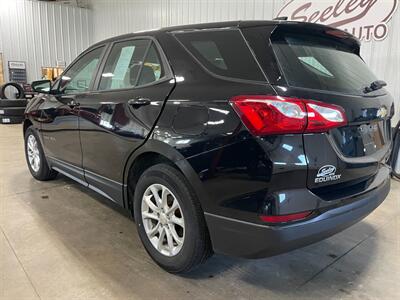 2020 Chevrolet Equinox LS   - Photo 3 - Saint Louis, MI 48880-9800