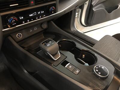 2023 Nissan Rogue SV   - Photo 13 - Saint Louis, MI 48880-9800