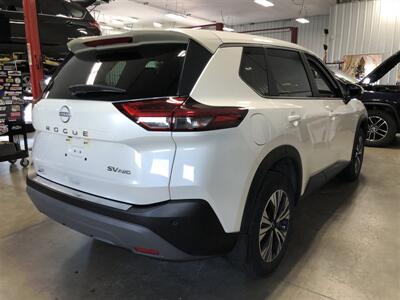 2023 Nissan Rogue SV   - Photo 6 - Saint Louis, MI 48880-9800