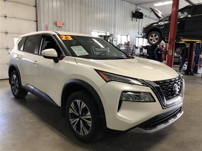 2023 Nissan Rogue SV   - Photo 5 - Saint Louis, MI 48880-9800