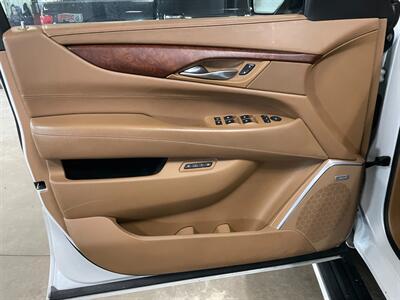 2016 Cadillac Escalade ESV Platinum   - Photo 24 - Saint Louis, MI 48880-9800