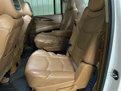 2016 Cadillac Escalade ESV Platinum   - Photo 16 - Saint Louis, MI 48880-9800