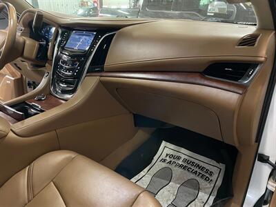 2016 Cadillac Escalade ESV Platinum   - Photo 22 - Saint Louis, MI 48880-9800