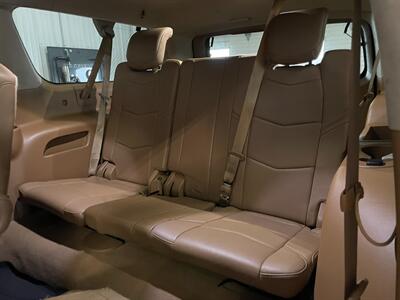 2016 Cadillac Escalade ESV Platinum   - Photo 18 - Saint Louis, MI 48880-9800