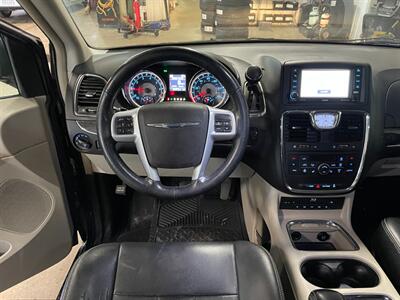 2014 Chrysler Town and Country Touring-L   - Photo 9 - Saint Louis, MI 48880-9800