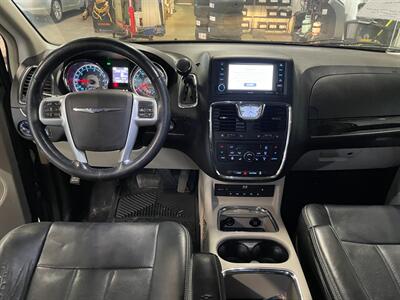 2014 Chrysler Town and Country Touring-L   - Photo 8 - Saint Louis, MI 48880-9800