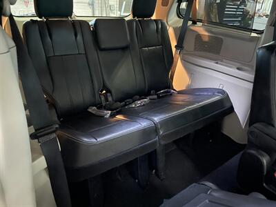 2014 Chrysler Town and Country Touring-L   - Photo 22 - Saint Louis, MI 48880-9800