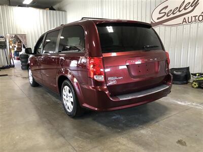 2017 Dodge Grand Caravan SE   - Photo 3 - Saint Louis, MI 48880-9800