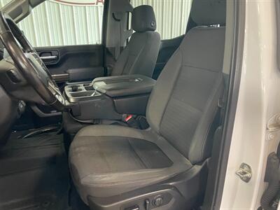 2021 Chevrolet Silverado 1500 LT - Photo 16 - Saint Louis, MI 48880-9800