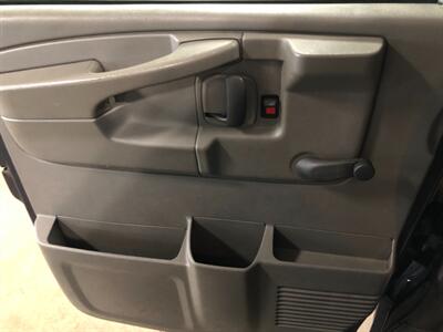 2006 Chevrolet Express LS 1500   - Photo 11 - Saint Louis, MI 48880-9800