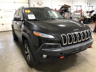 2016 Jeep Cherokee Trailhawk   - Photo 4 - Saint Louis, MI 48880-9800
