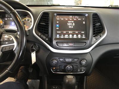 2016 Jeep Cherokee Trailhawk   - Photo 8 - Saint Louis, MI 48880-9800