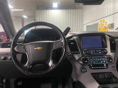 2020 Chevrolet Suburban LT   - Photo 8 - Saint Louis, MI 48880-9800