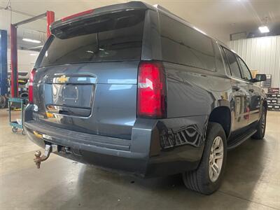 2020 Chevrolet Suburban LT   - Photo 7 - Saint Louis, MI 48880-9800