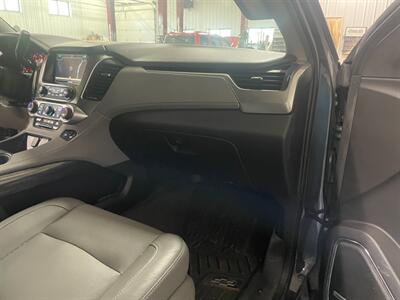 2020 Chevrolet Suburban LT   - Photo 19 - Saint Louis, MI 48880-9800
