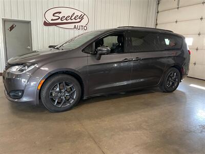2018 Chrysler Pacifica Touring L Plus - Photo 1 - Saint Louis, MI 48880-9800