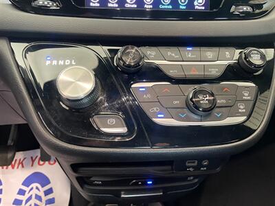2018 Chrysler Pacifica Touring L Plus - Photo 14 - Saint Louis, MI 48880-9800