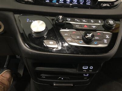 2018 Chrysler Pacifica Touring L Plus   - Photo 18 - Saint Louis, MI 48880-9800