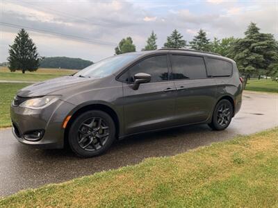 2018 Chrysler Pacifica Touring L Plus   - Photo 1 - Saint Louis, MI 48880-9800