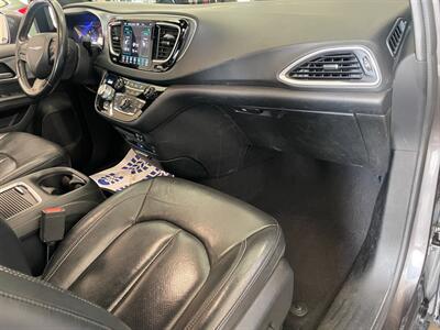 2018 Chrysler Pacifica Touring L Plus - Photo 27 - Saint Louis, MI 48880-9800