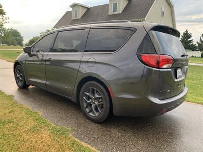 2018 Chrysler Pacifica Touring L Plus   - Photo 3 - Saint Louis, MI 48880-9800
