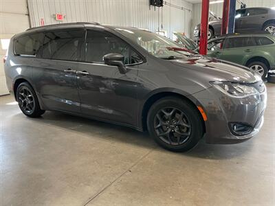 2018 Chrysler Pacifica Touring L Plus - Photo 5 - Saint Louis, MI 48880-9800