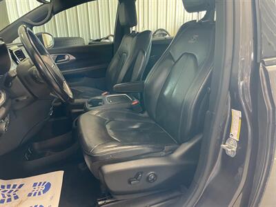 2018 Chrysler Pacifica Touring L Plus - Photo 17 - Saint Louis, MI 48880-9800