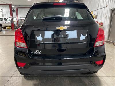 2019 Chevrolet Trax LS   - Photo 7 - Saint Louis, MI 48880-9800