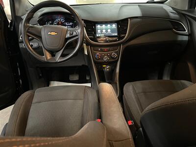2019 Chevrolet Trax LS   - Photo 8 - Saint Louis, MI 48880-9800