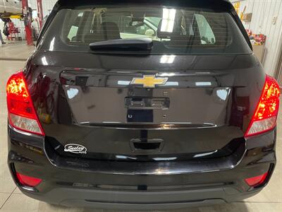 2019 Chevrolet Trax LS   - Photo 25 - Saint Louis, MI 48880-9800