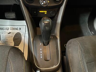 2019 Chevrolet Trax LS   - Photo 14 - Saint Louis, MI 48880-9800