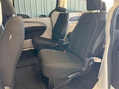 2022 Chrysler Voyager LX - Photo 17 - Saint Louis, MI 48880-9800