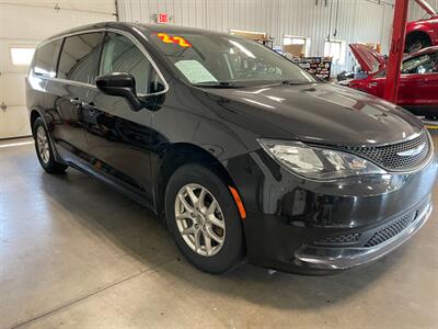 2022 Chrysler Voyager LX - Photo 5 - Saint Louis, MI 48880-9800