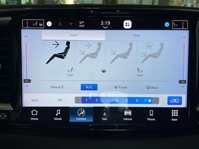 2022 Chrysler Voyager LX - Photo 14 - Saint Louis, MI 48880-9800