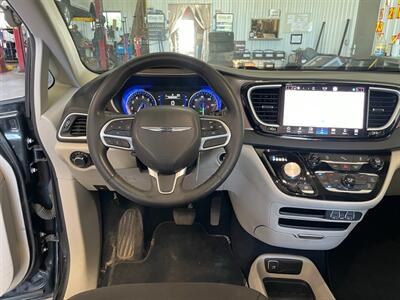 2022 Chrysler Voyager LX - Photo 9 - Saint Louis, MI 48880-9800