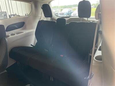 2022 Chrysler Voyager LX   - Photo 16 - Saint Louis, MI 48880-9800