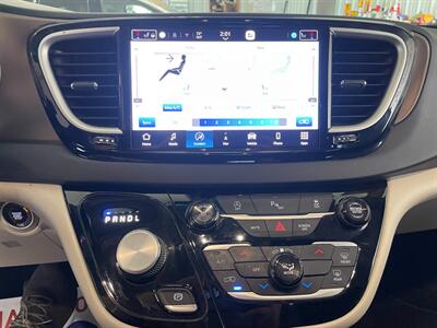 2022 Chrysler Voyager LX   - Photo 11 - Saint Louis, MI 48880-9800