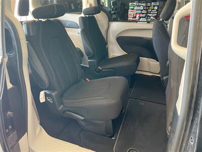 2022 Chrysler Voyager LX - Photo 22 - Saint Louis, MI 48880-9800