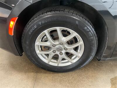 2022 Chrysler Voyager LX   - Photo 23 - Saint Louis, MI 48880-9800