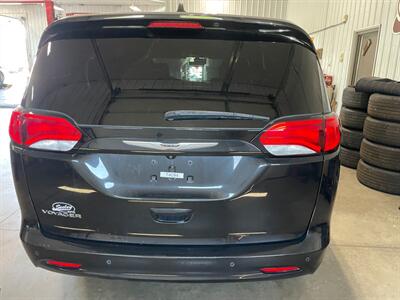 2022 Chrysler Voyager LX - Photo 7 - Saint Louis, MI 48880-9800