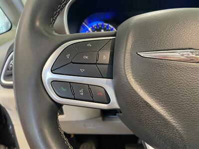 2022 Chrysler Voyager LX - Photo 11 - Saint Louis, MI 48880-9800